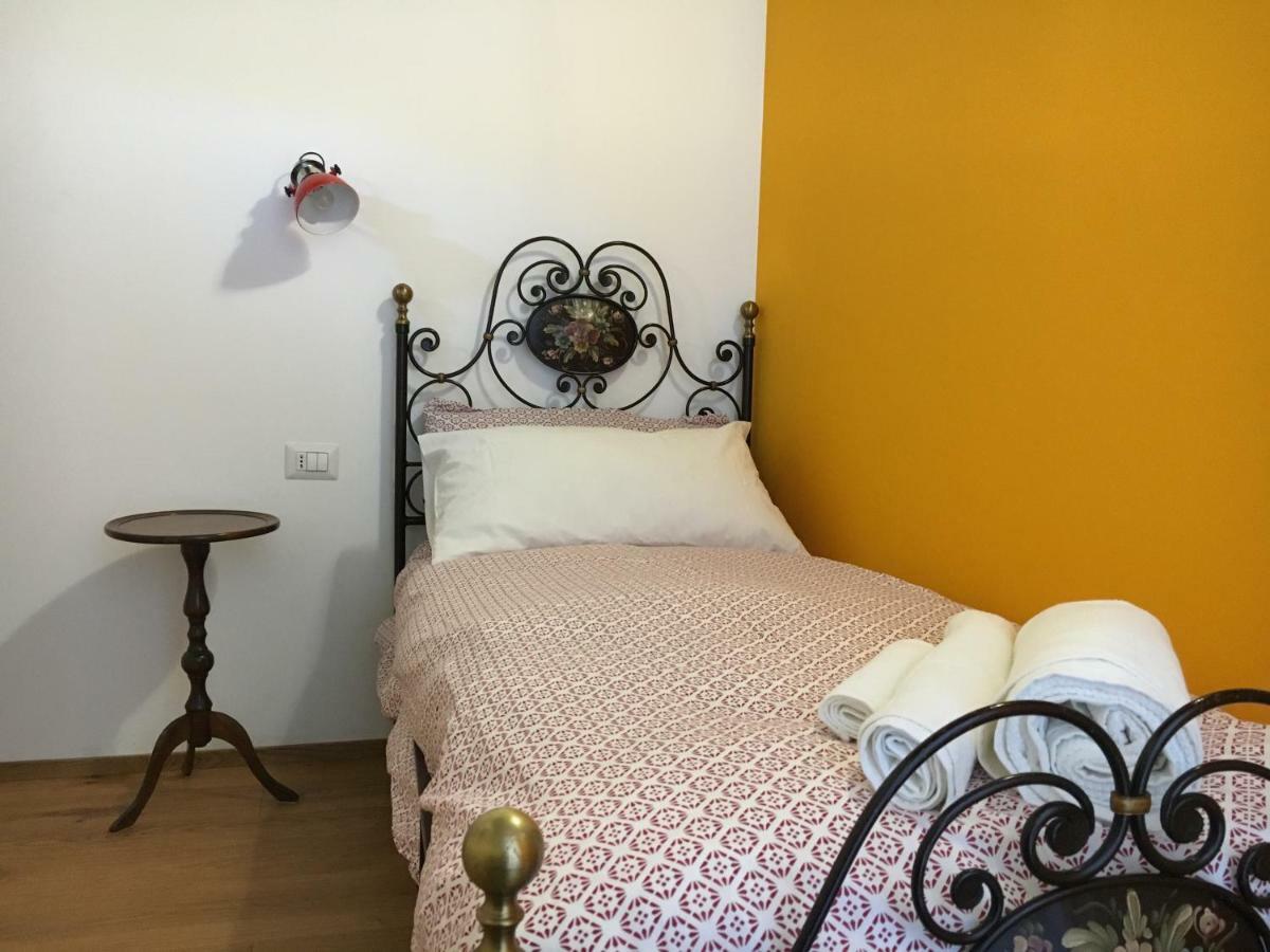 Elleboro Bed & Breakfast Carugo Bagian luar foto