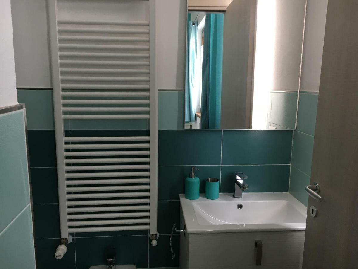 Elleboro Bed & Breakfast Carugo Bagian luar foto