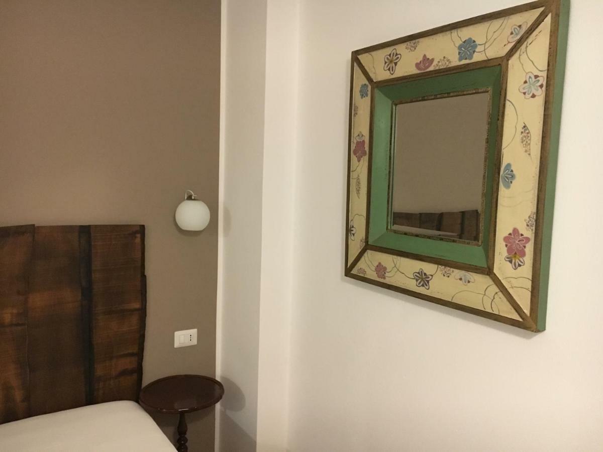 Elleboro Bed & Breakfast Carugo Bagian luar foto