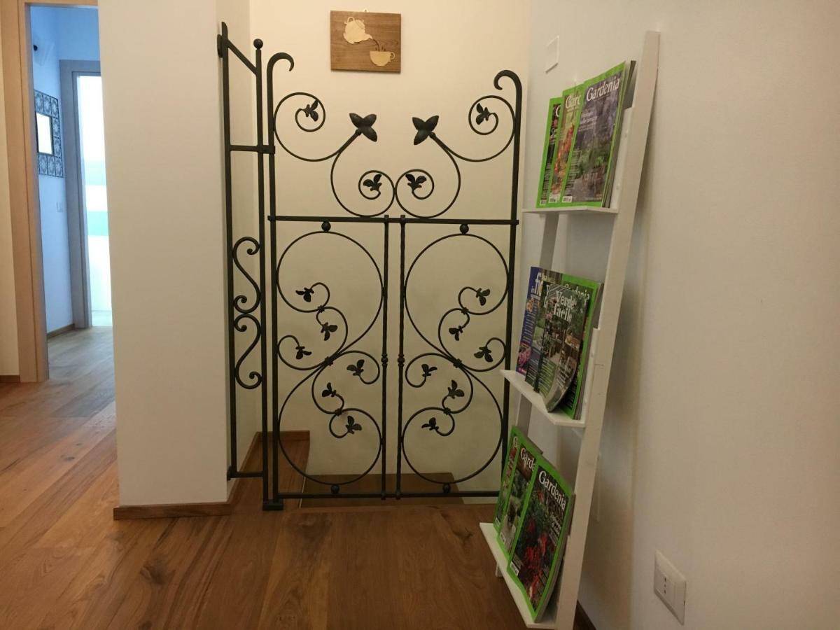Elleboro Bed & Breakfast Carugo Bagian luar foto