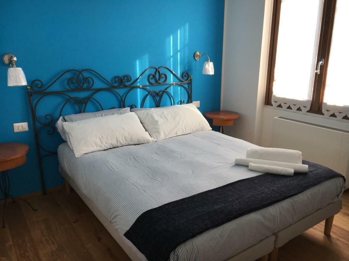 Elleboro Bed & Breakfast Carugo Bagian luar foto