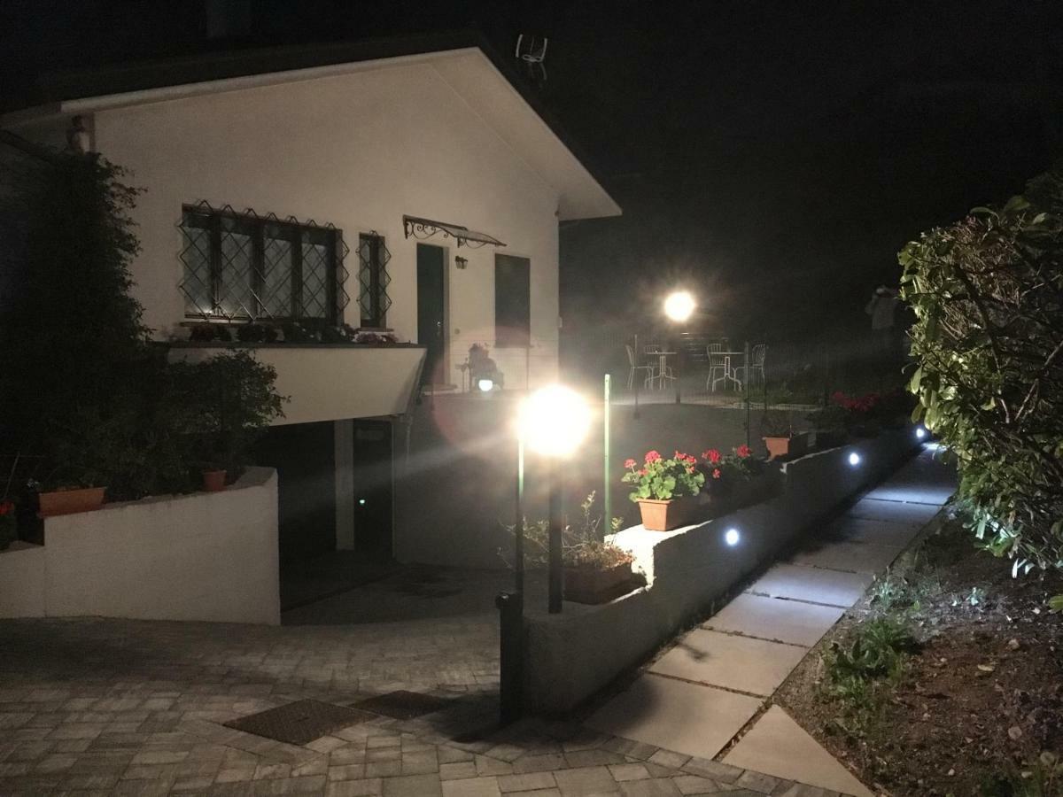 Elleboro Bed & Breakfast Carugo Bagian luar foto